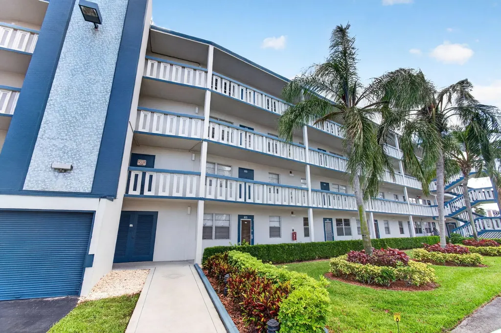 3044 Lincoln C Boca Raton FL 33434