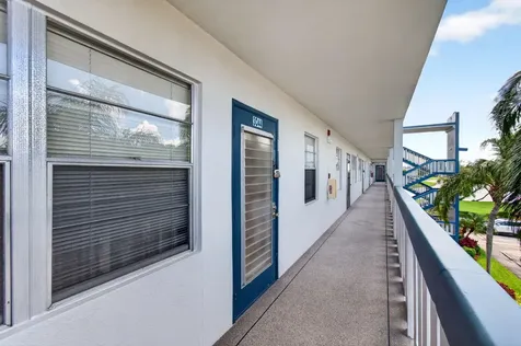 3044 Lincoln Boca Raton FL 33434