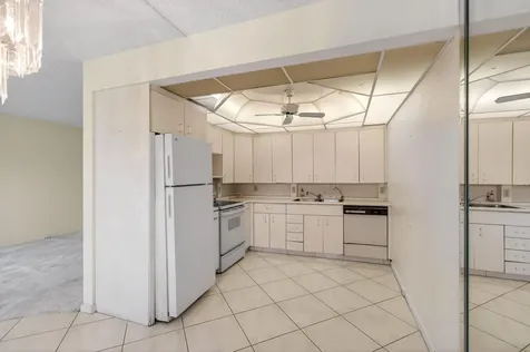 3044 Lincoln Boca Raton FL 33434