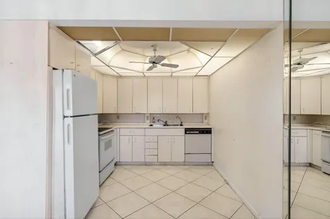 3044 Lincoln Boca Raton FL 33434