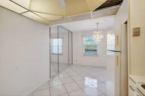 3044 Lincoln Boca Raton FL 33434