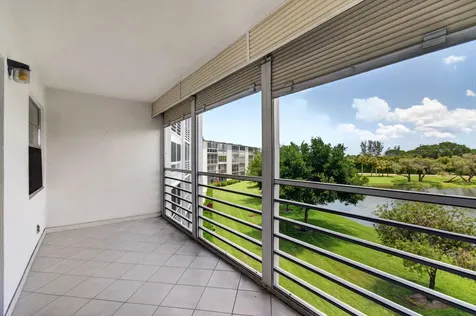 3044 Lincoln Boca Raton FL 33434