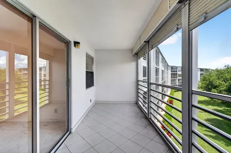 3044 Lincoln Boca Raton FL 33434