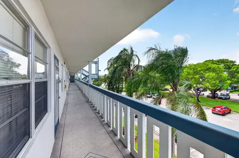 3044 Lincoln Boca Raton FL 33434