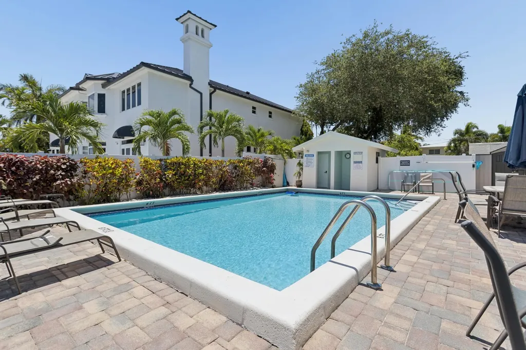 2751 NE 15th Street Fort Lauderdale FL 33304