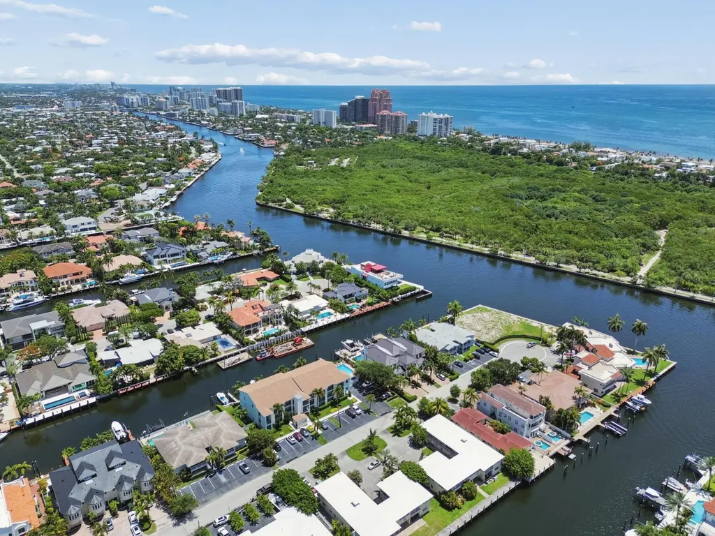 2751 NE 15th Street Fort Lauderdale FL 33304