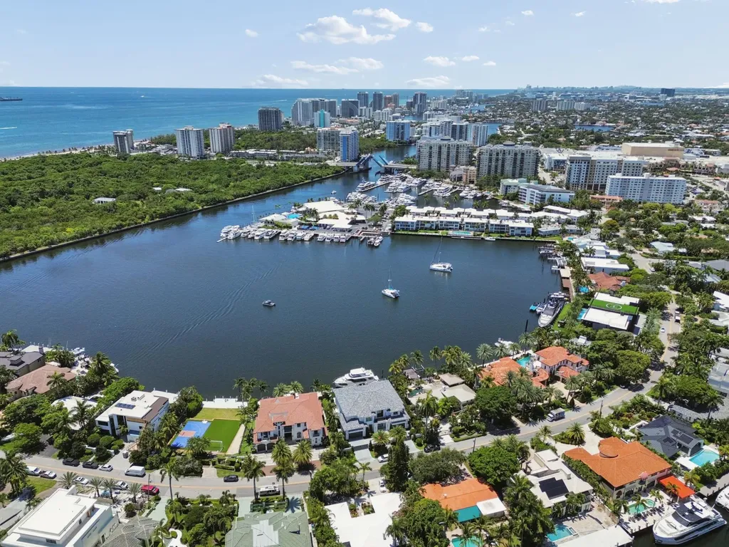 2751 NE 15th Street Fort Lauderdale FL 33304