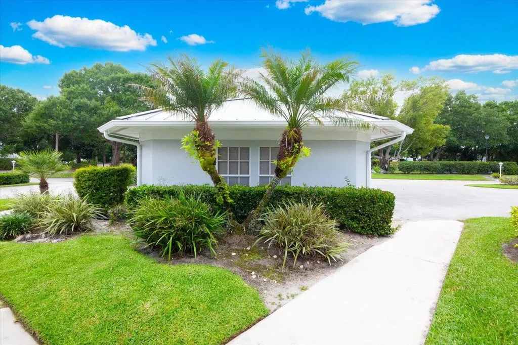 7338 Pine Creek Way Port St Lucie FL 34986