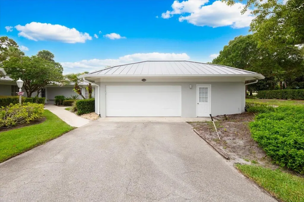 7338 Pine Creek Way Port St Lucie FL 34986