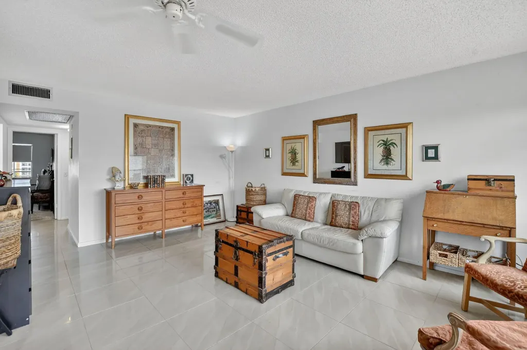 4024 Guildford E Boca Raton FL 33434