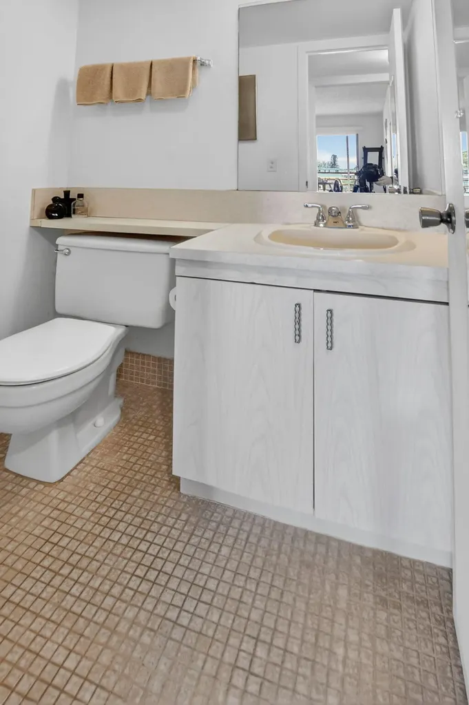 4024 Guildford E Boca Raton FL 33434