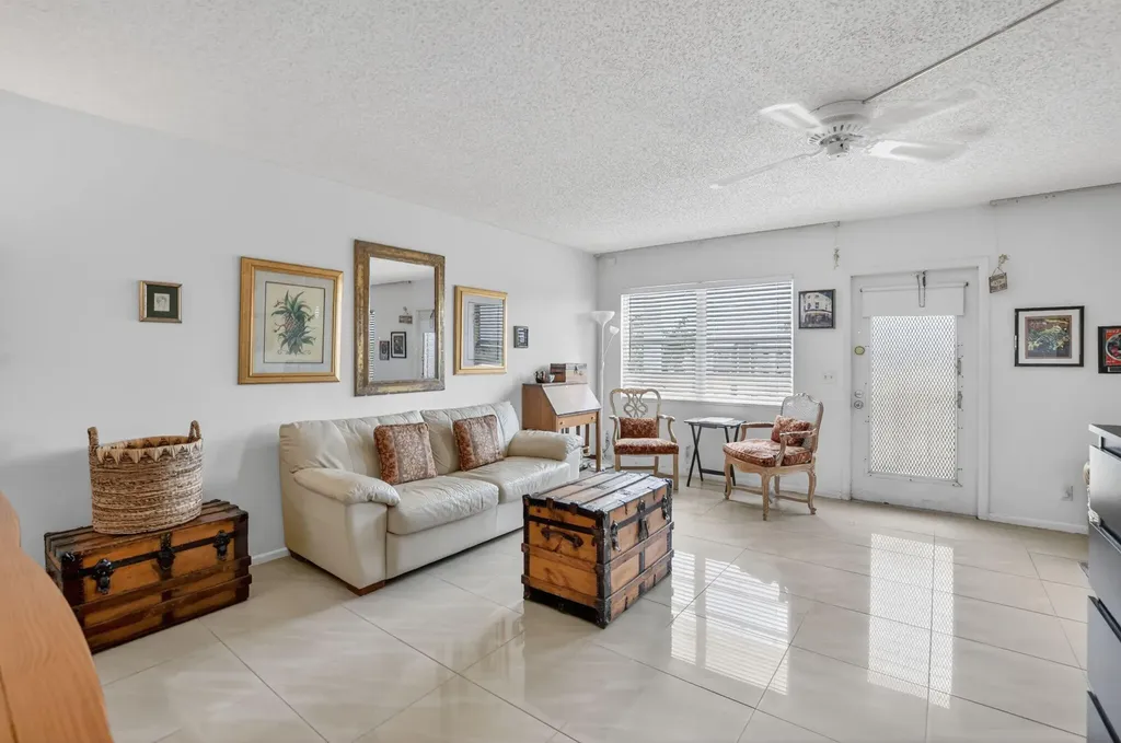 4024 Guildford E Boca Raton FL 33434