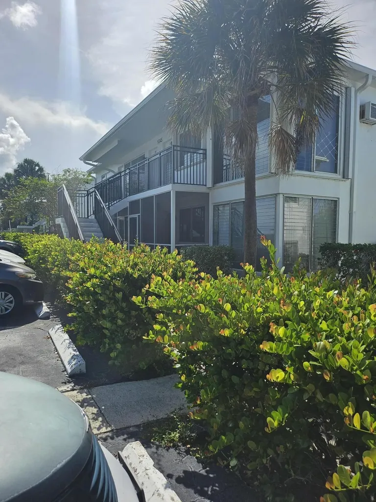 1045 SE 15th Street Fort Lauderdale FL 33316