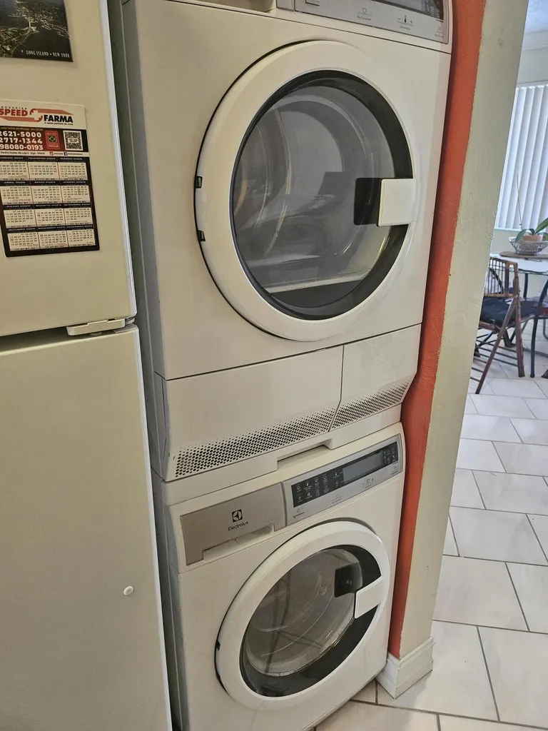1045 SE 15th Street Fort Lauderdale FL 33316