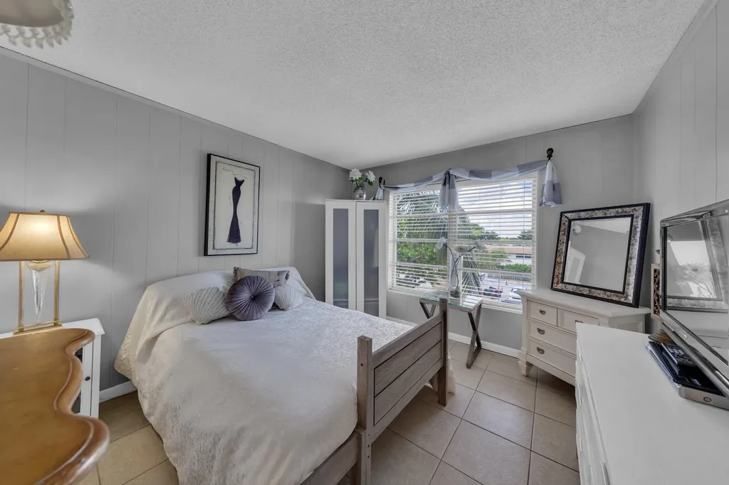 2850 NE 14th Street Causeway Pompano Beach FL 33062