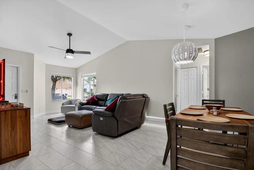 6221 Country Fair Circle Boynton Beach FL 33437