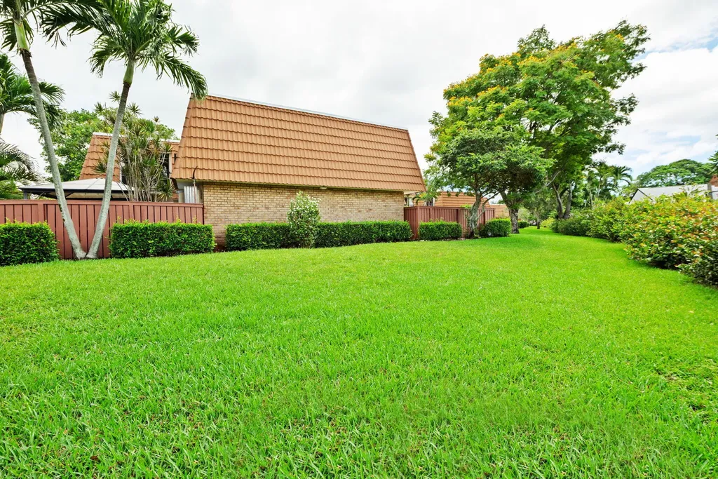 2874 Waterford Drive S Deerfield Beach FL 33442