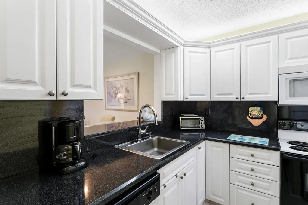 5728 Phoenix Palm Court Delray Beach FL 33484