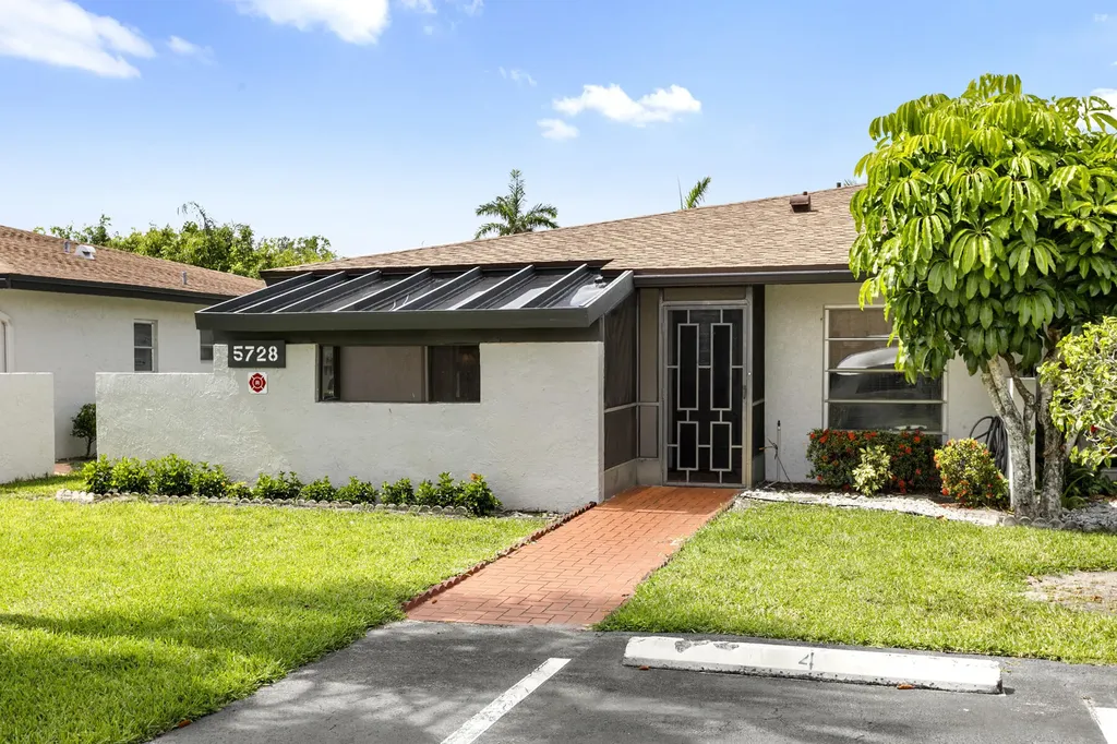 5728 Phoenix Palm Court Delray Beach FL 33484