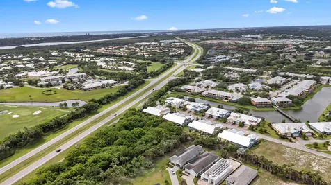 2025 Bridgepointe Circle Vero Beach FL 32967