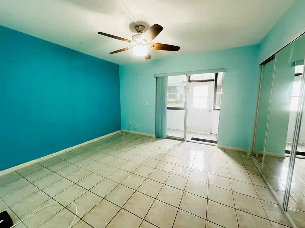 86 Markham E Deerfield Beach FL 33442