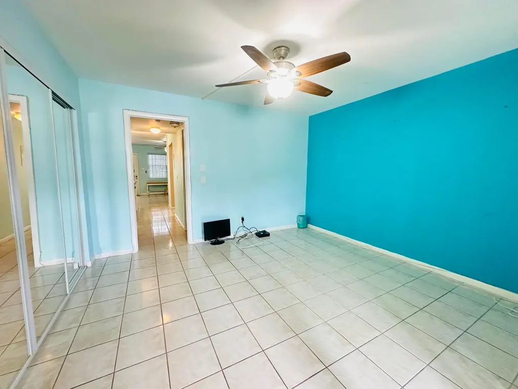 86 Markham E Deerfield Beach FL 33442