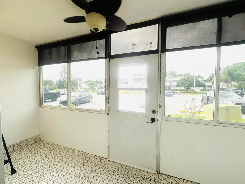 86 Markham E Deerfield Beach FL 33442