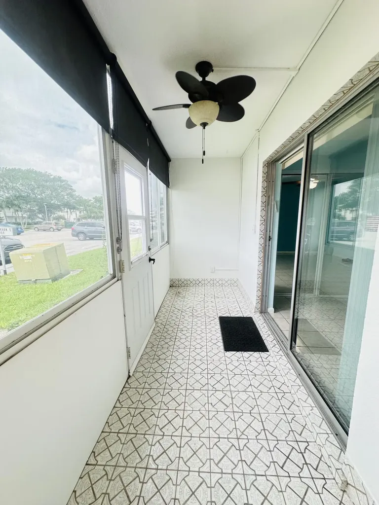 86 Markham E Deerfield Beach FL 33442
