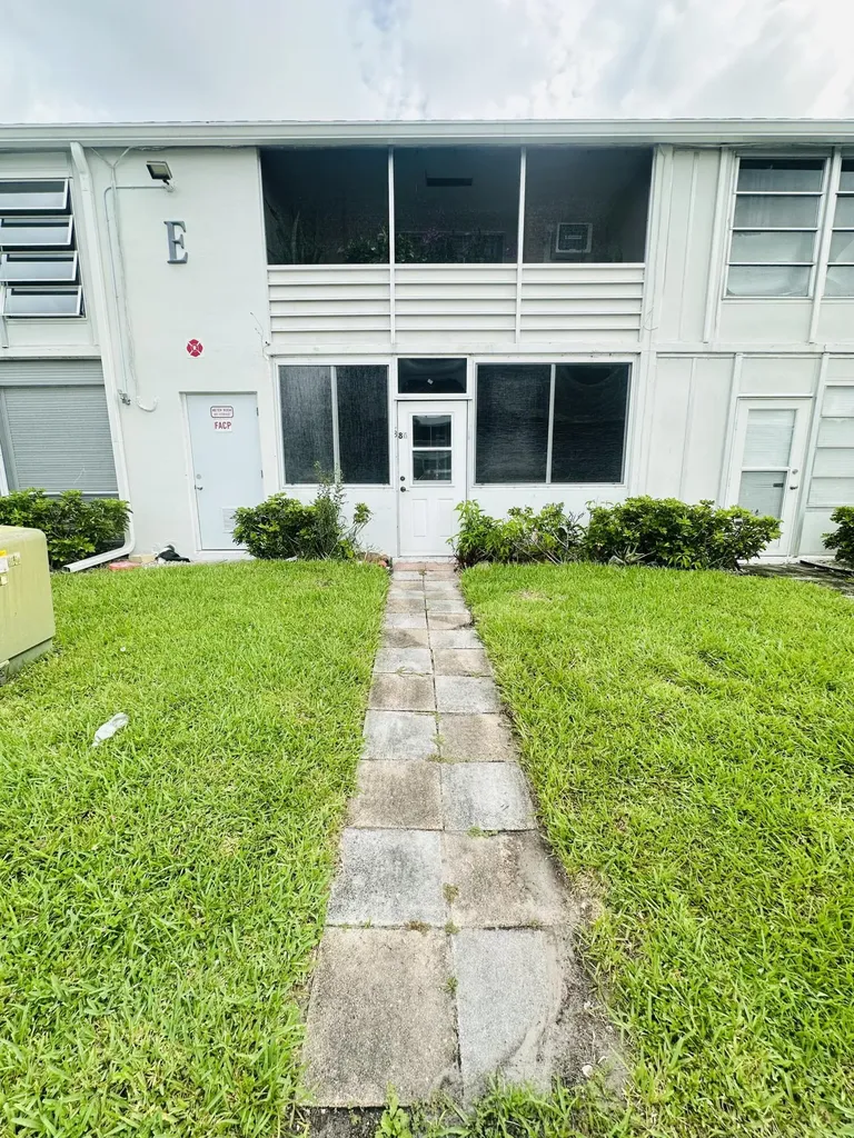 86 Markham E Deerfield Beach FL 33442