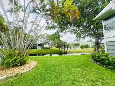 86 Markham E Deerfield Beach FL 33442