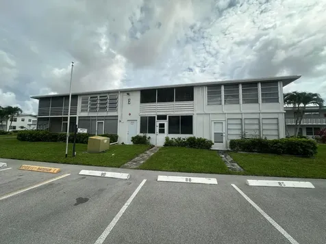 86 Markham E Deerfield Beach FL 33442