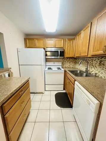 86 Markham E Deerfield Beach FL 33442