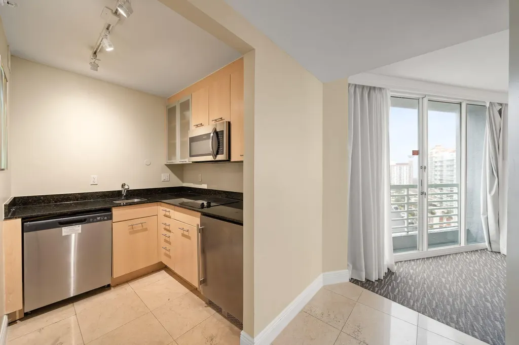 2670 E Sunrise Boulevard Fort Lauderdale FL 33304