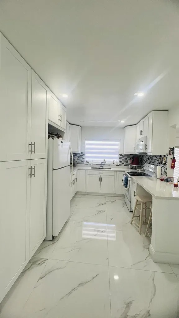 9330 S Sunrise Lakes Boulevard Sunrise FL 33322