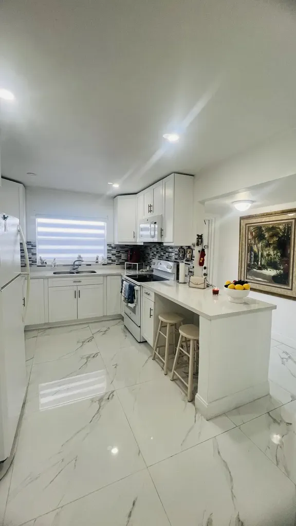 9330 S Sunrise Lakes Boulevard Sunrise FL 33322