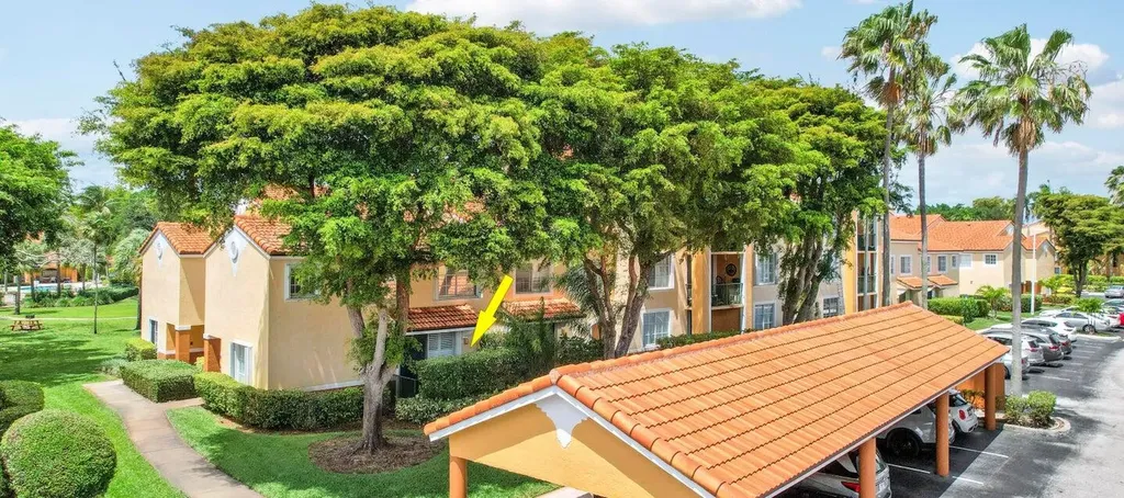 127 Yacht Club Way Hypoluxo FL 33462