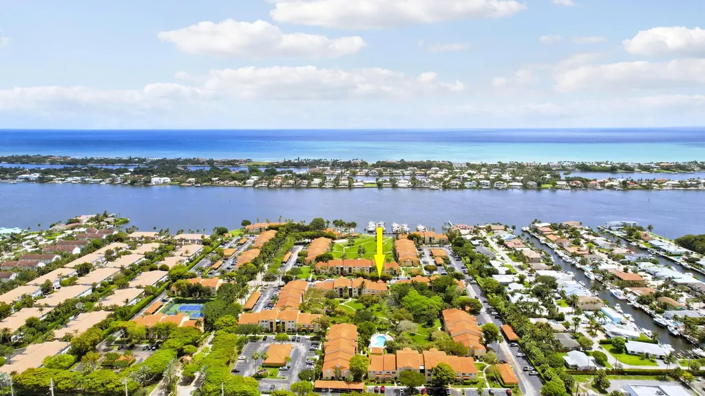127 Yacht Club Way Hypoluxo FL 33462