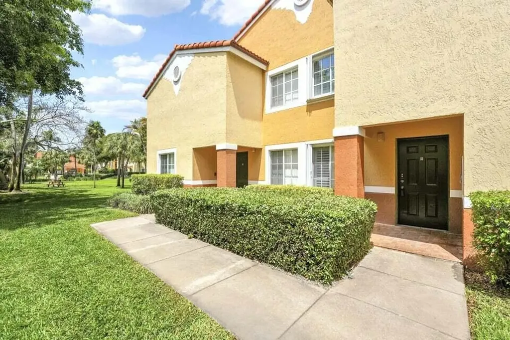 127 Yacht Club Way Hypoluxo FL 33462