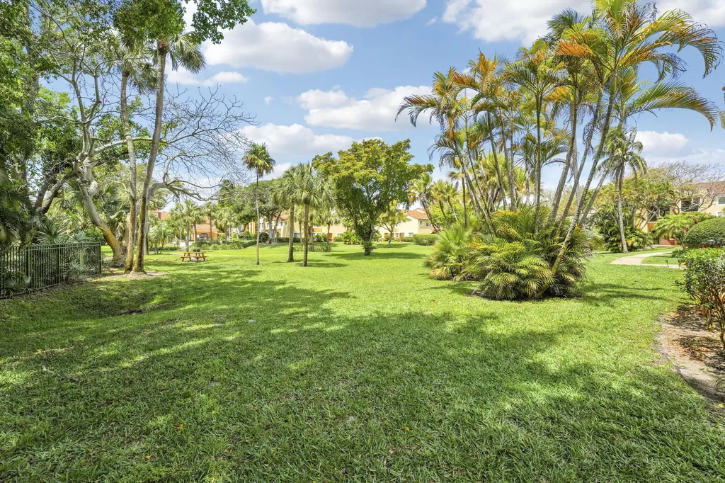 127 Yacht Club Way Hypoluxo FL 33462