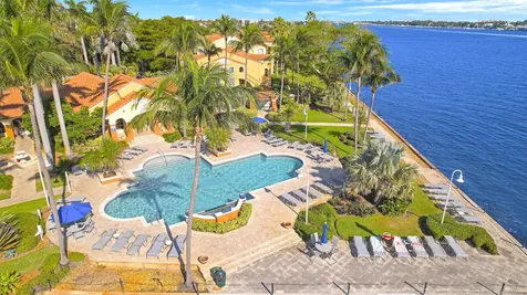 127 Yacht Club Way Hypoluxo FL 33462