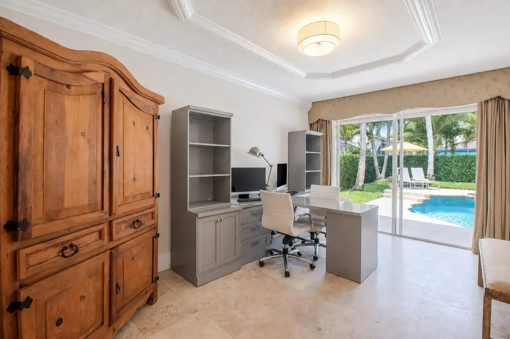 2060 Reston Circle Royal Palm Beach FL 33411