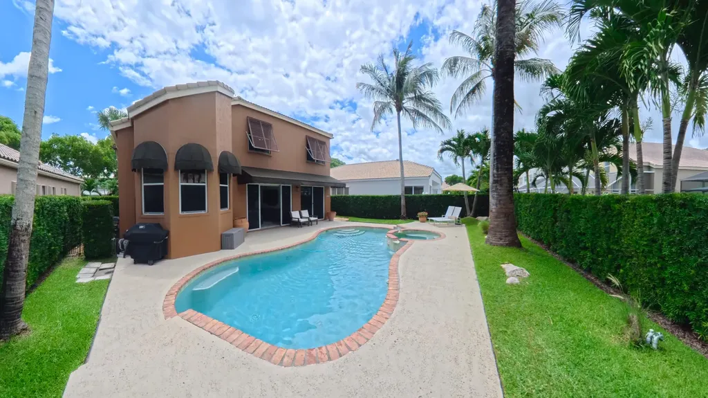 2060 Reston Circle Royal Palm Beach FL 33411