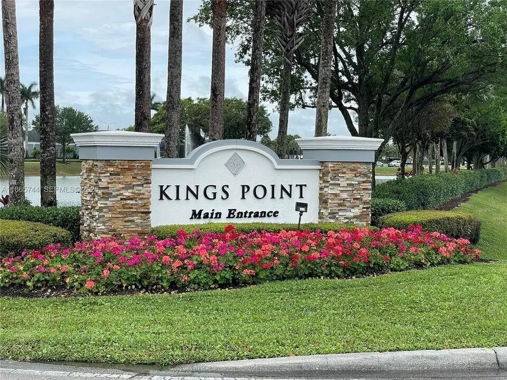 318 N Seville N Delray Beach FL 33446