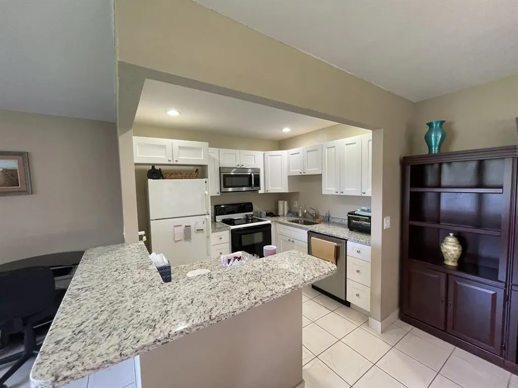 318 N Seville N Delray Beach FL 33446