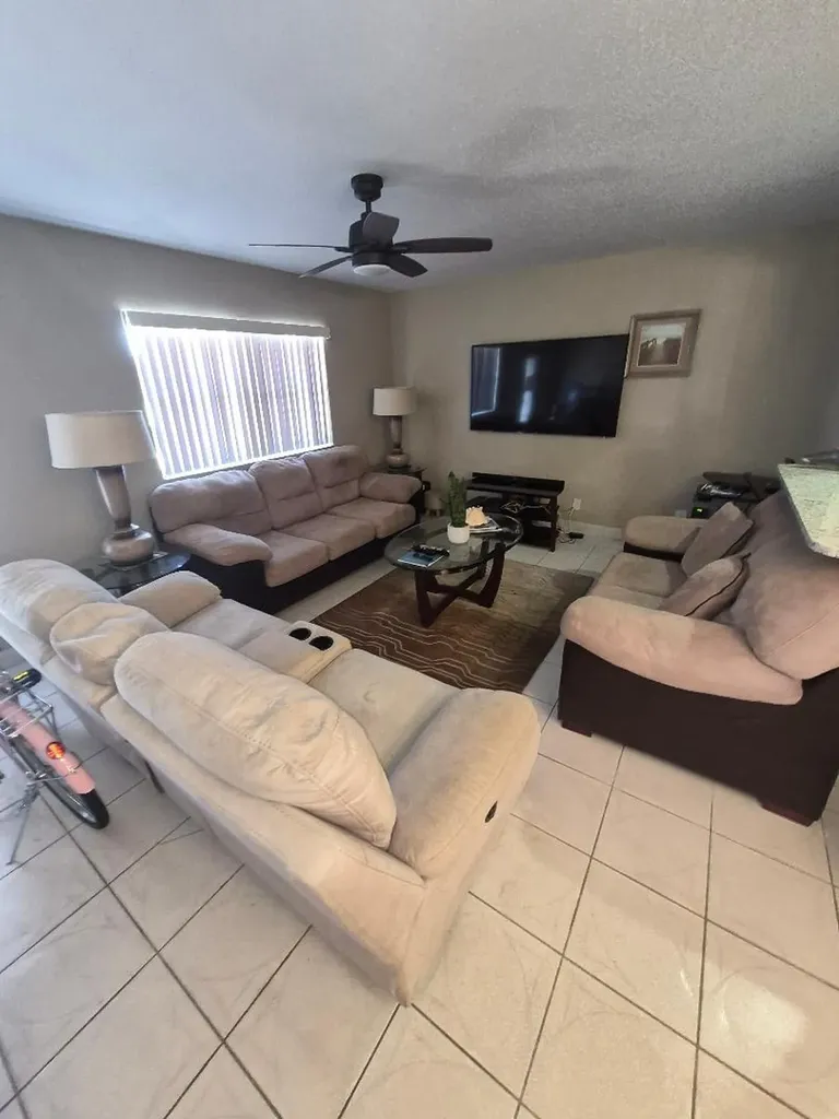 318 N Seville N Delray Beach FL 33446
