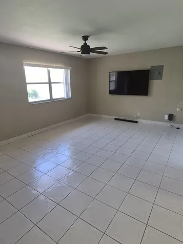 318 N Seville N Delray Beach FL 33446