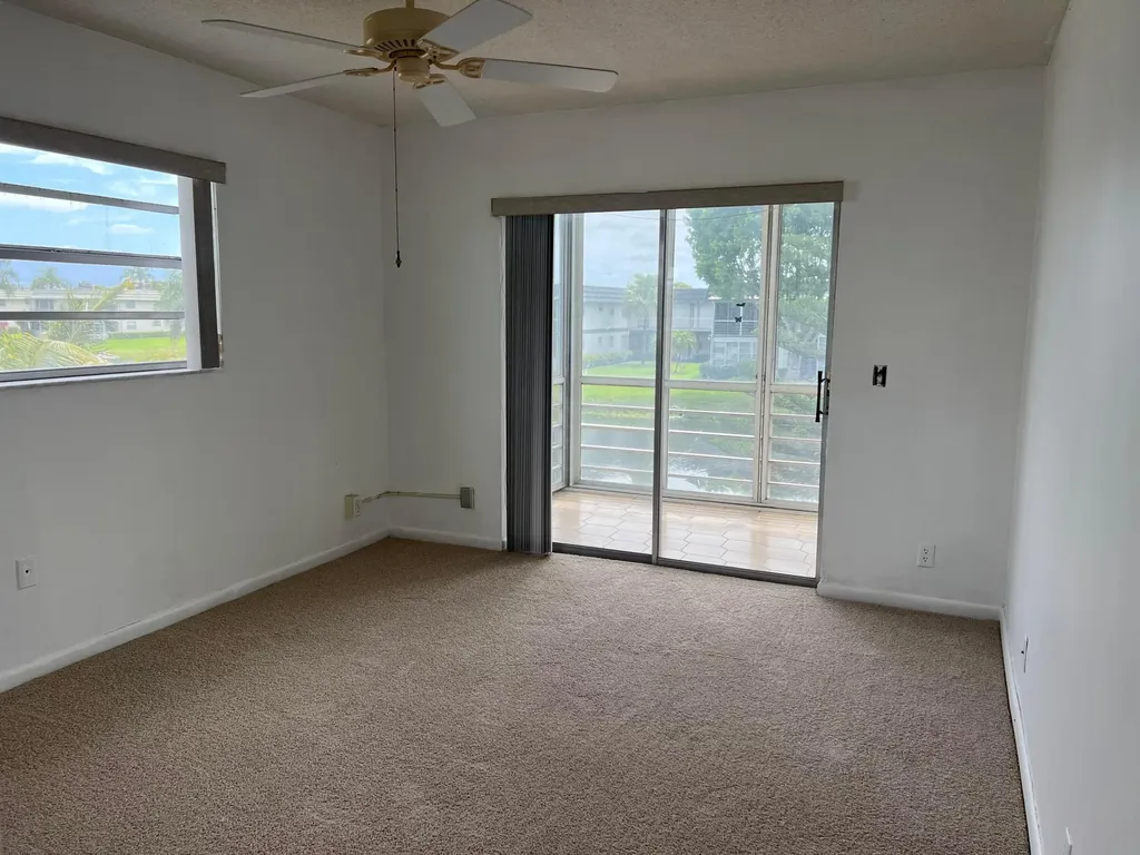 424 Saxony Delray Beach FL 33446