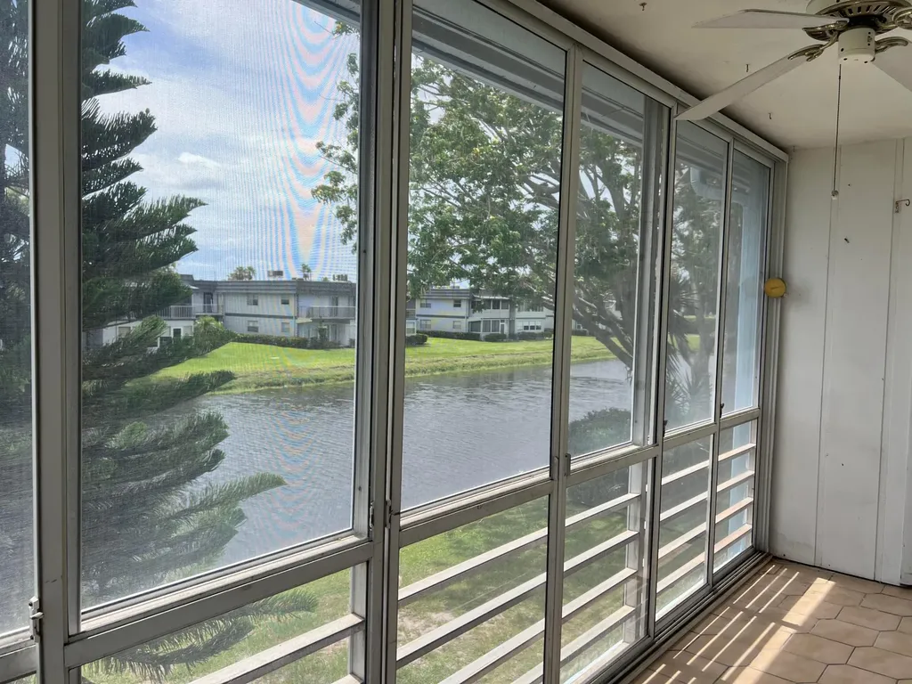 424 Saxony Delray Beach FL 33446
