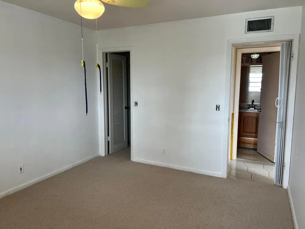 424 Saxony Delray Beach FL 33446