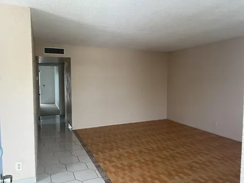 424 Saxony Delray Beach FL 33446
